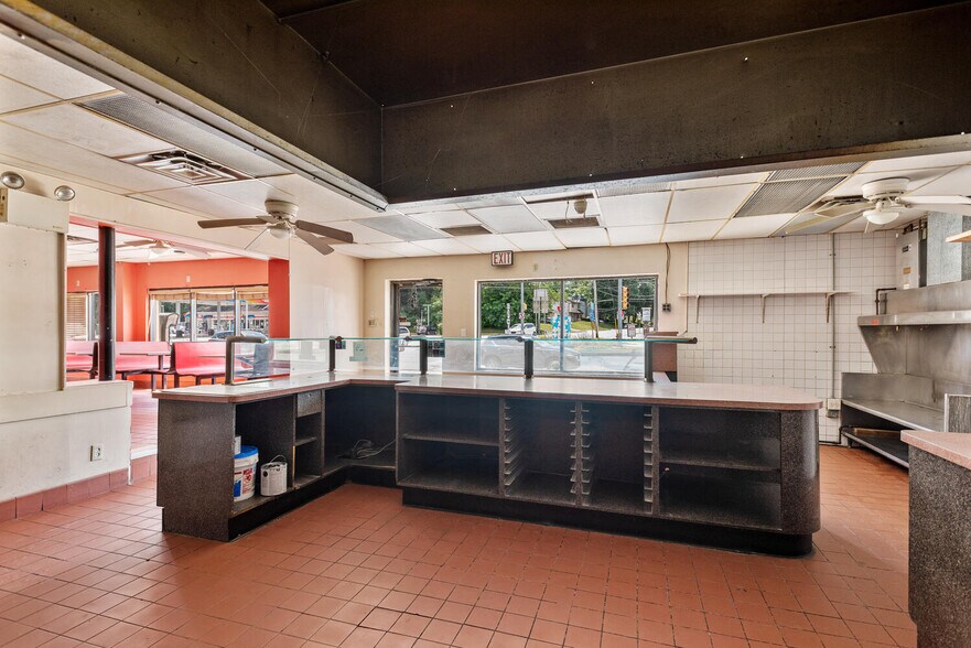 More Photos Of 95 Nutt Rd, Phoenixville Restaurant For Sale