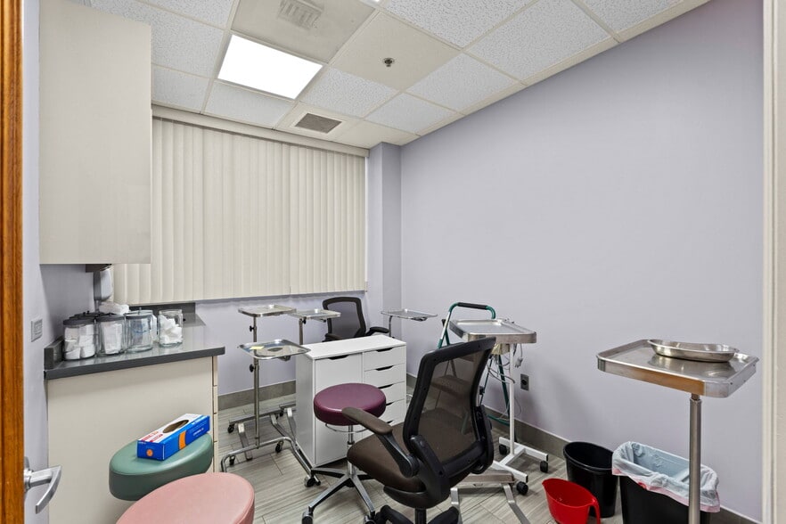 More Photos Of 9970 S Central Park Blvd, Boca Raton Medical For Lease
