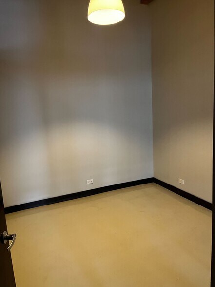 More Photos Of 409 W Huron St, Chicago Loft Creative Space For Lease