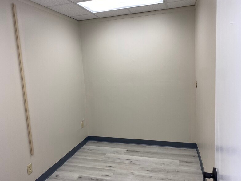 More Photos Of 1401 Applewood Dr, Dalton Medical For Lease