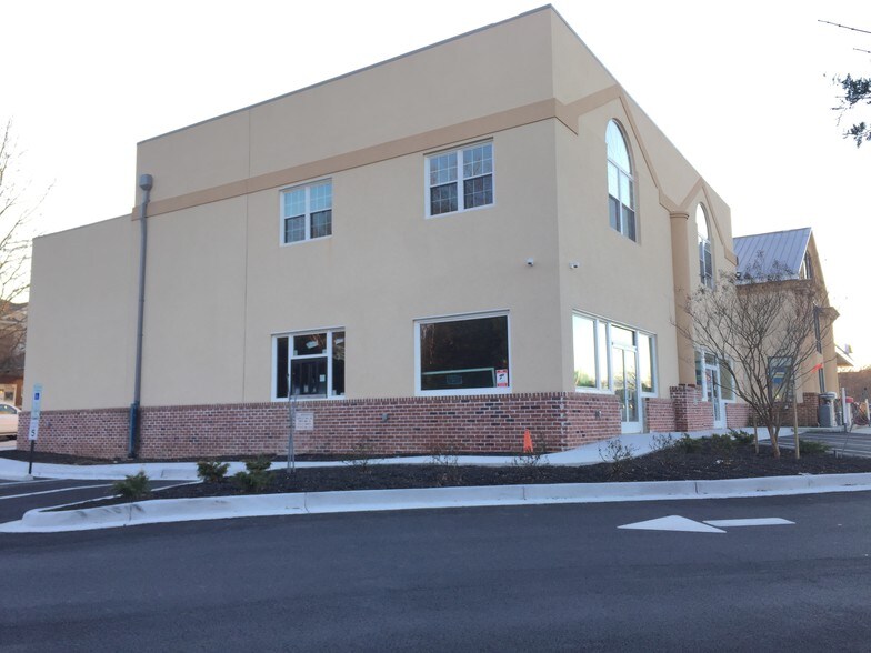 More Photos Of 9999 Brook Rd, Glen Allen Freestanding For Lease