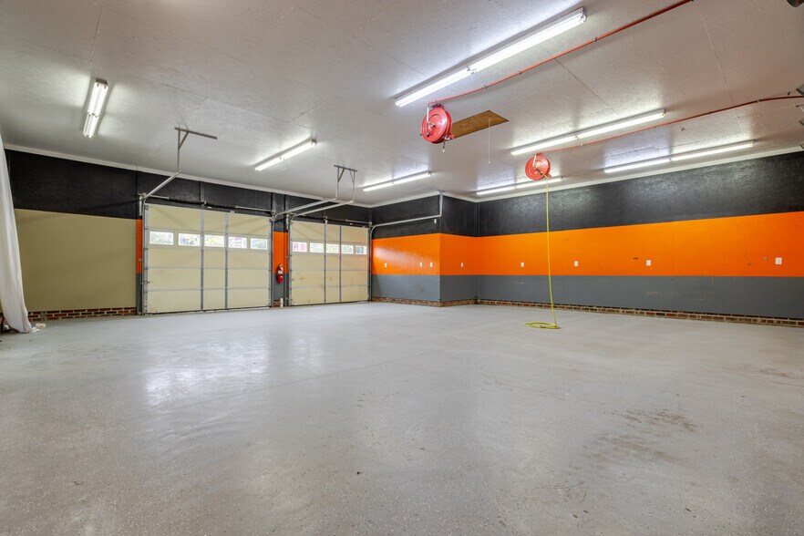 More Photos Of 201 Spratt St, Fort Mill Light Distribution For Lease