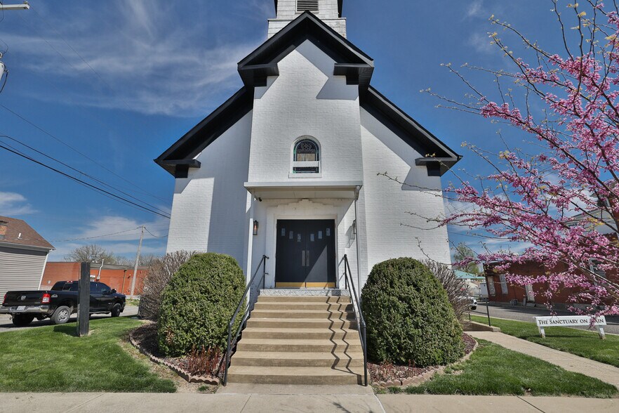 More Photos Of 114 S Main St, Troy Lodge Meeting Hall For Sale