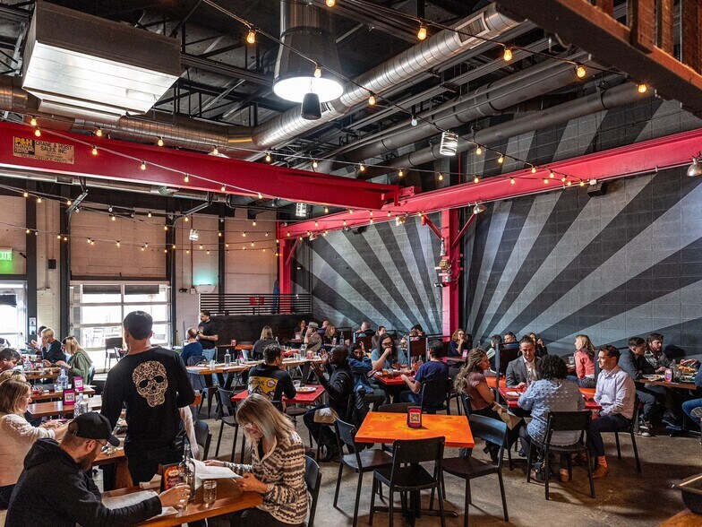 More Photos Of 2501 Dallas St, Aurora General Retail For Lease