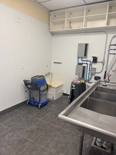 More Photos Of 1985 Route 22 W, Scotch Plains Storefront Retail Office For Lease