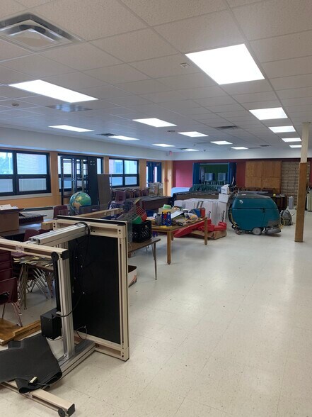 More Photos Of 3542 Finger Rd, Green Bay Specialty For Lease
