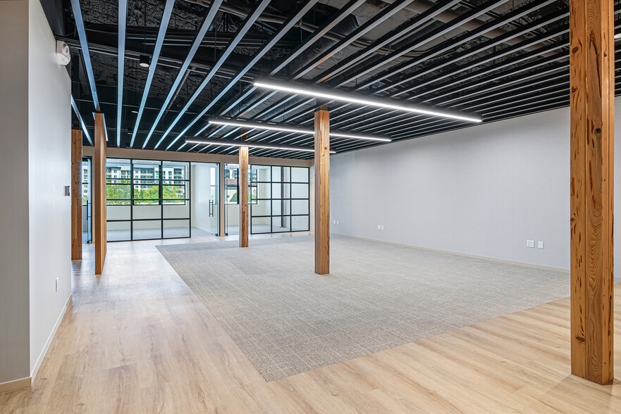 More Photos Of 885 N Railroad Ave, West Palm Beach Unknown For Lease