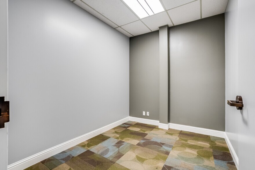 More Photos Of 1300 Industrial Rd, San Carlos Research And Development For Lease