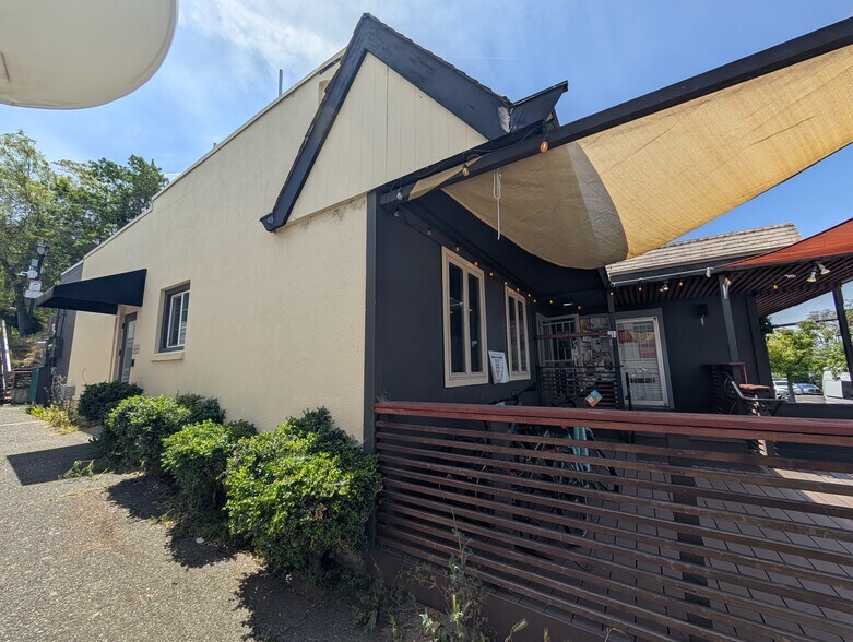 More Photos Of 120 E Main St, Ashland Freestanding For Sale