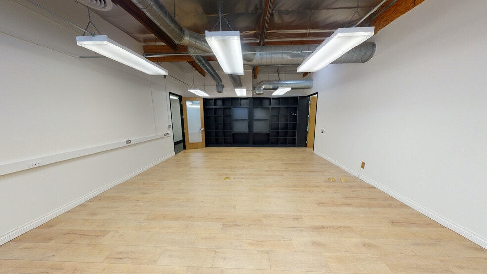 More Photos Of 6151-6159 Santa Monica Blvd, Los Angeles Showroom For Lease