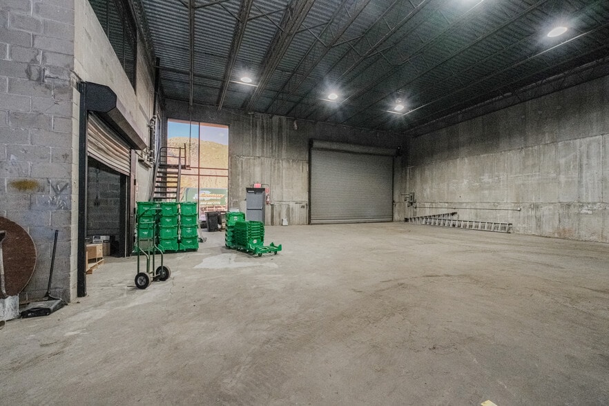 More Photos Of 436 Spencer St, Staten Island Warehouse For Lease