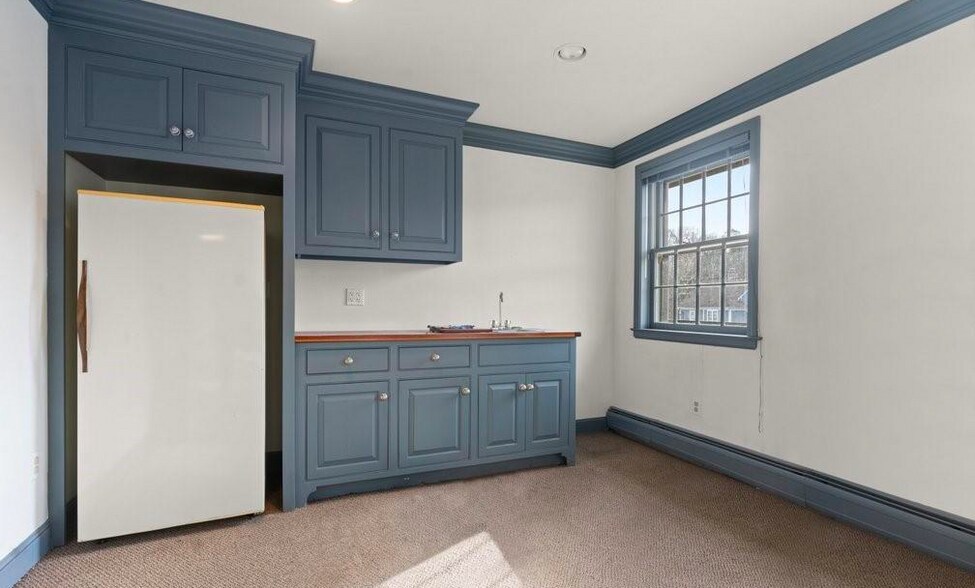 More Photos Of 875 Main St, South Glastonbury Office For Lease