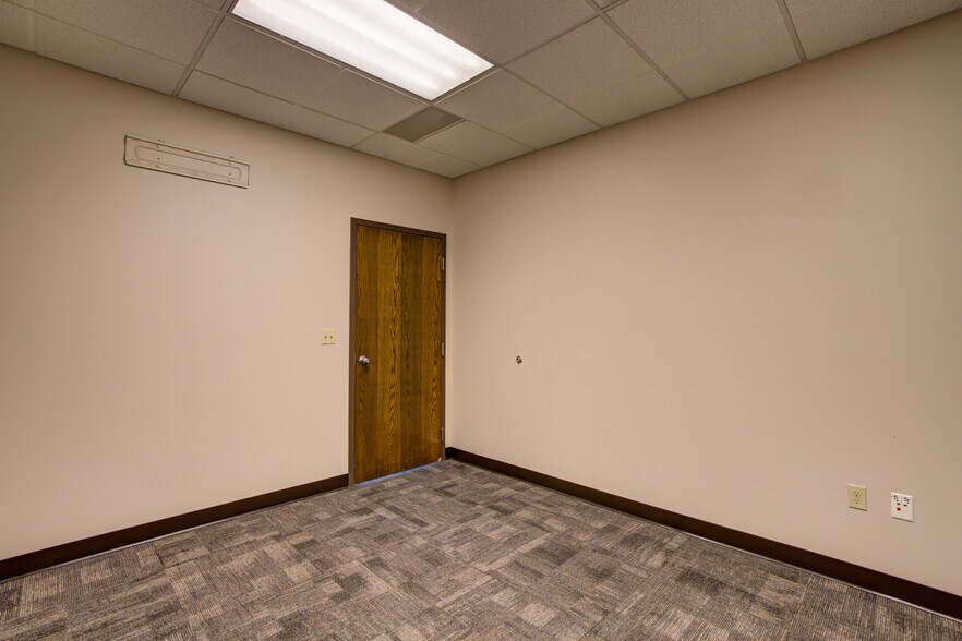 More Photos Of 5739 Observation Ct, Colorado Springs Warehouse For Lease