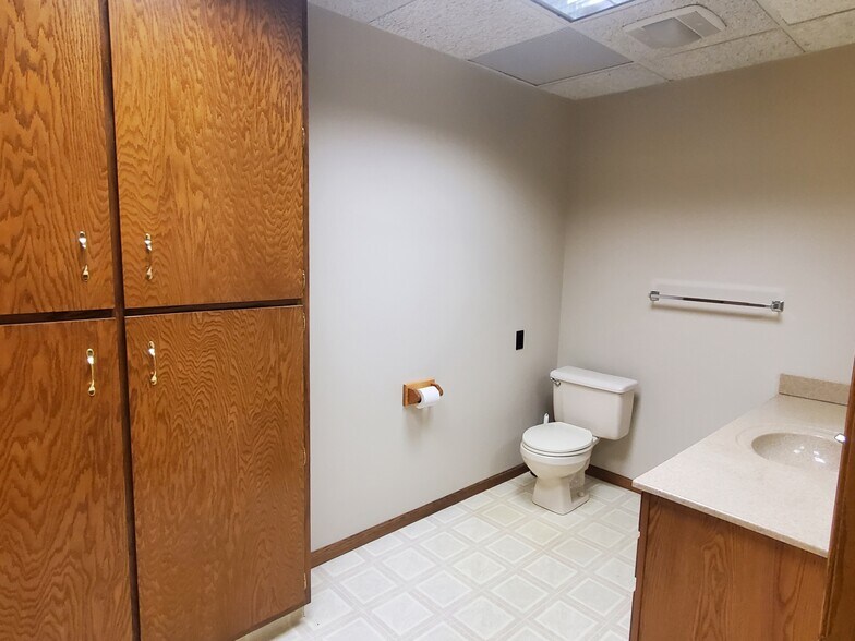 More Photos Of 802 Pierce St, Omaha Warehouse For Sale