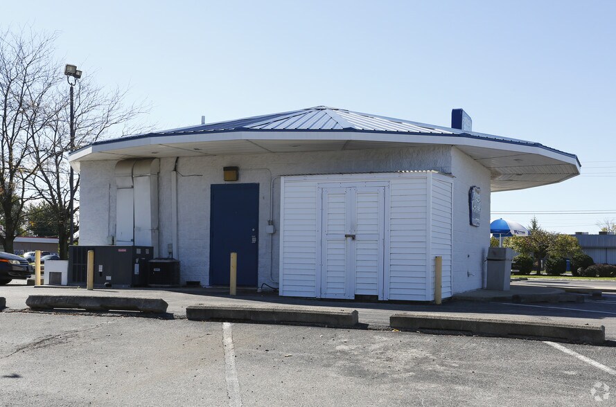 More Photos Of 351 N Morton St, Franklin Restaurant For Sale