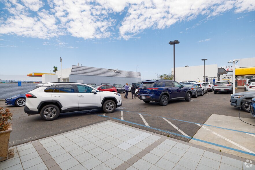 More Photos Of 1120 W Laurel St, San Diego Auto Dealership For Lease