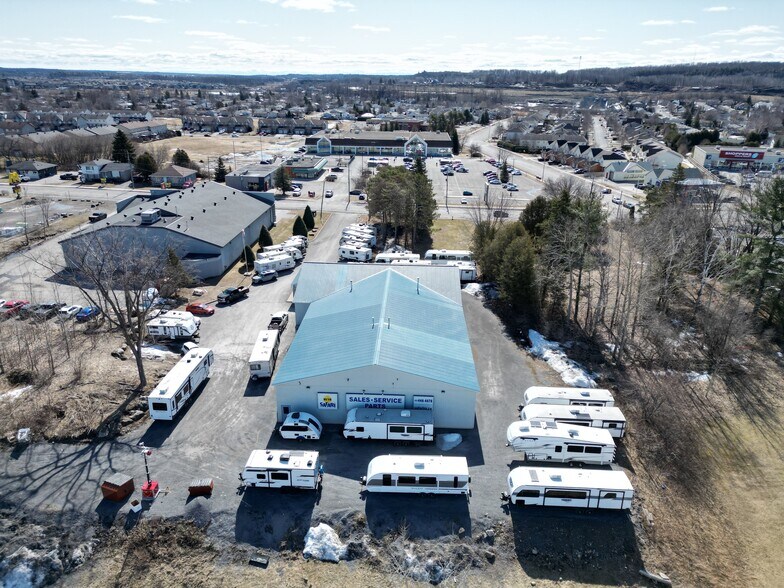 More Photos Of 2724 Laurier St, Clarence-Rockland Service For Sale