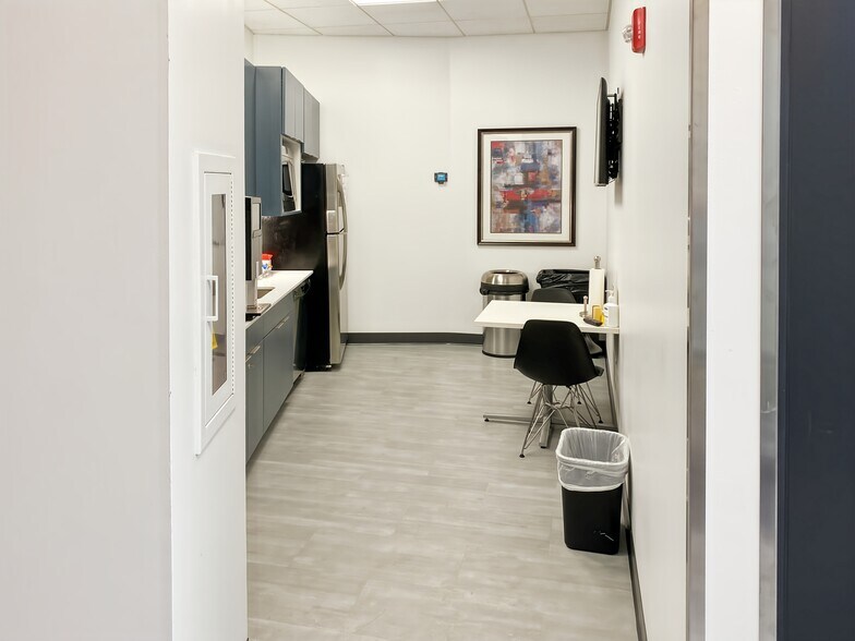 More Photos Of 1000 Highland Colony Pky, Ridgeland Coworking Space