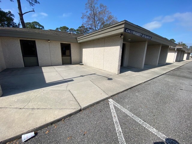 More Photos Of 4244 University Blvd S, Jacksonville Medical For Lease