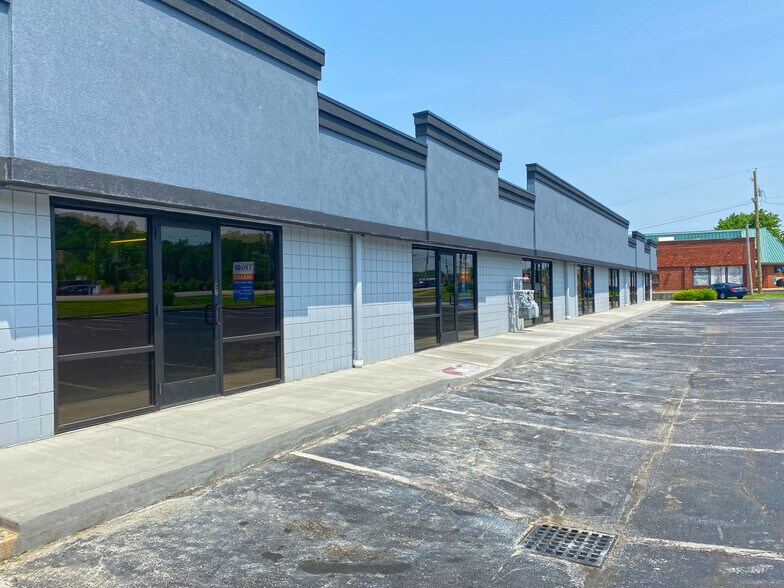 More Photos Of 7846 Dixie Hwy, Louisville Storefront For Lease