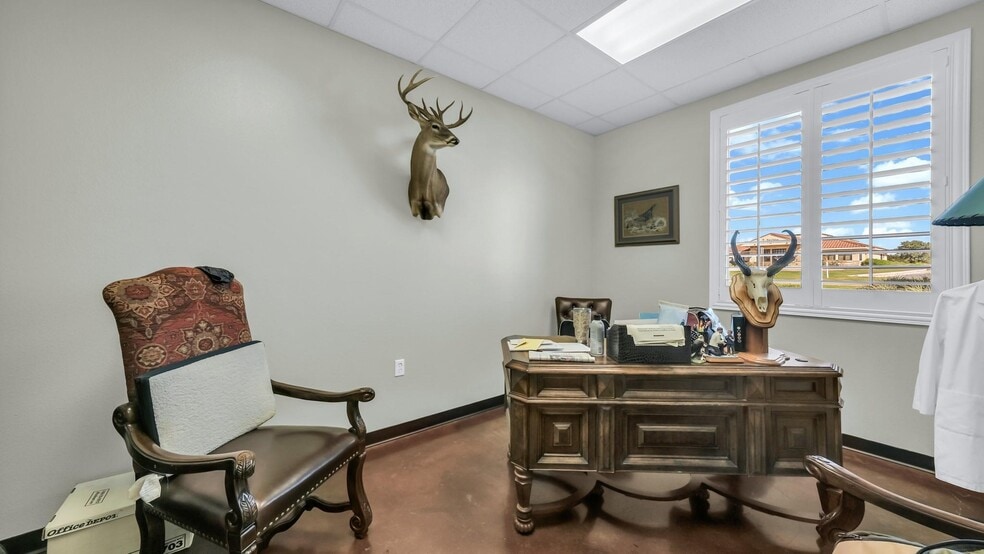 More Photos Of 126 S Ranch House Rd, Willow Park Medical For Sale