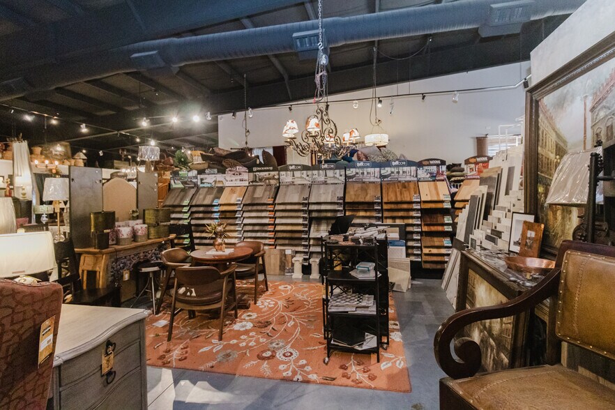 More Photos Of 736 N Andover Rd, Andover Storefront For Sale