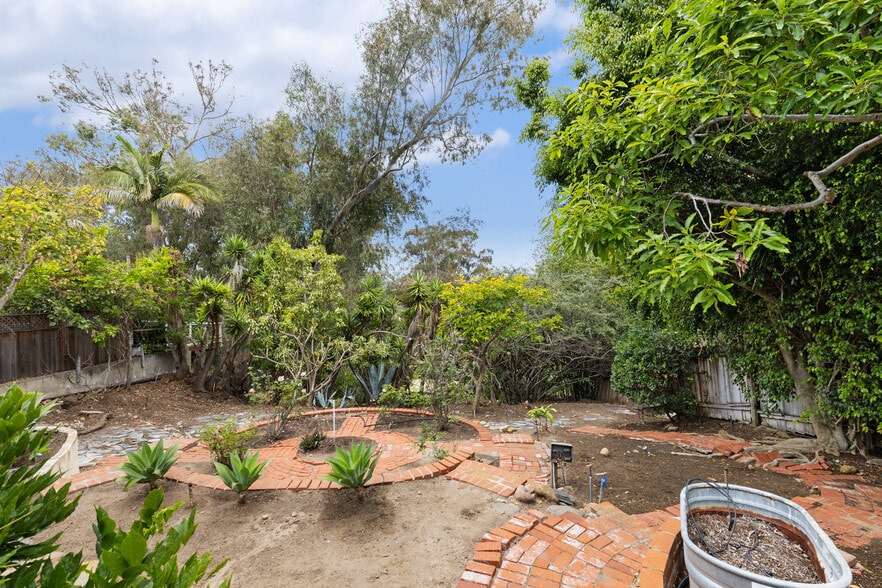 More Photos Of 642 Torrance St, San Diego Apartments For Sale