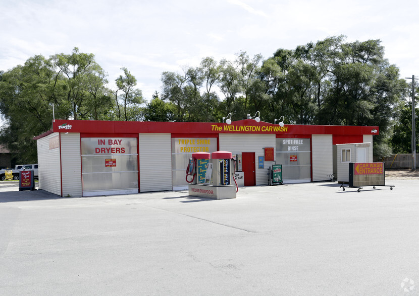 Primary Photo Of 165 Wellington St, Barrie Carwash For Lease