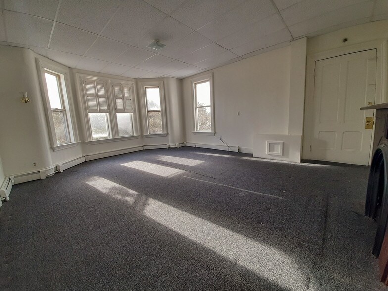 More Photos Of 88 Main St, Broad Brook Apartments For Sale