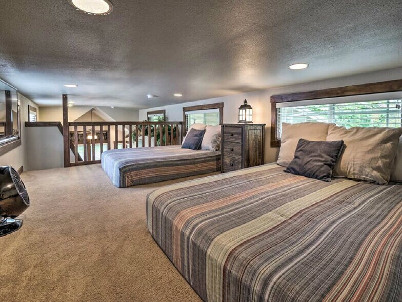 More Photos Of 300 Park Ave, Staples Apartments For Sale