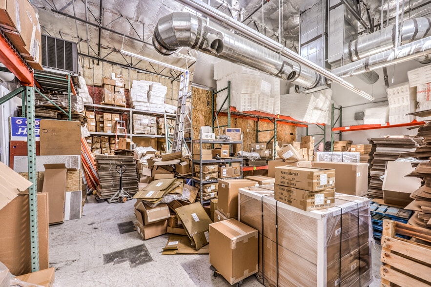 More Photos Of 2455 W Cheyenne Ave, North Las Vegas Light Manufacturing For Lease