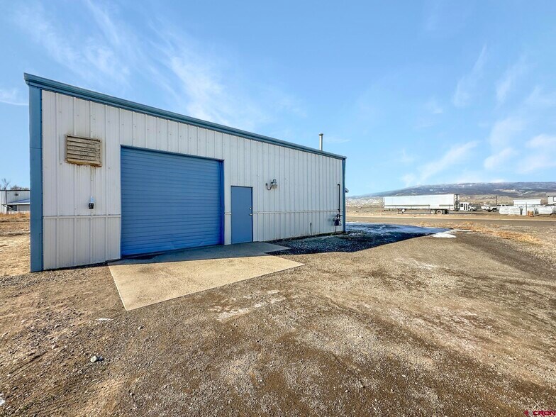 More Photos Of 685 Industrial Blvd, Delta Warehouse For Lease