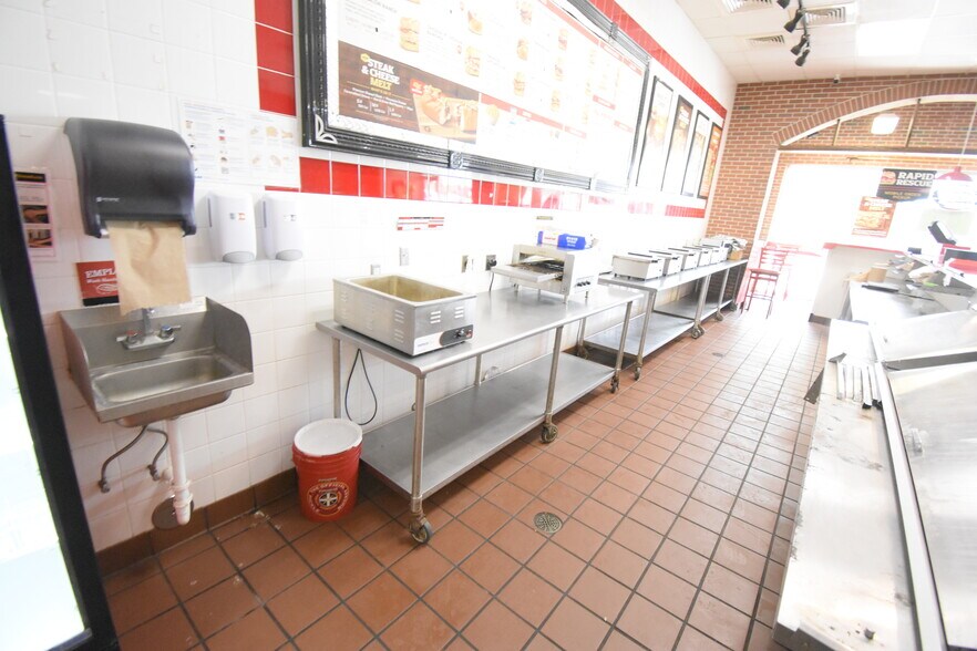More Photos Of 253 N Bypass 35, Alvin Storefront For Lease