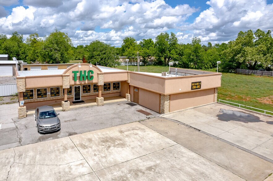 More Photos Of 5121 SE 15th St, Oklahoma City Freestanding For Sale
