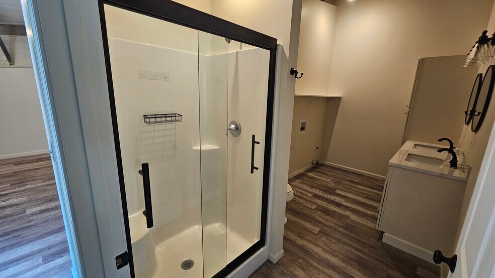 More Photos Of 1347 W Britton Rd, Morrice Truck Terminal For Sale