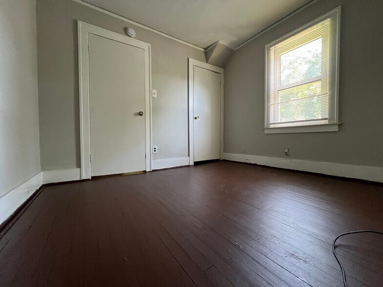 More Photos Of 12048 Meyers Rd, Detroit Multifamily For Sale