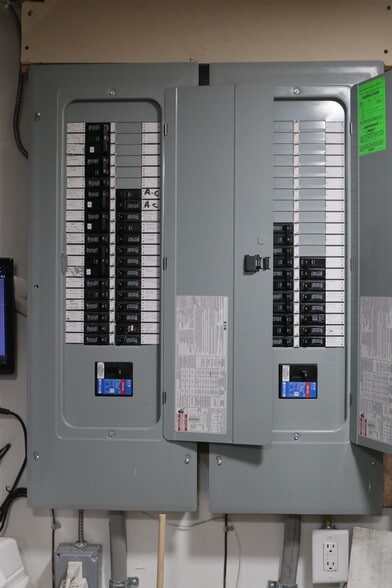 More Photos Of 3101 E Baltimore St, Baltimore General Retail For Lease