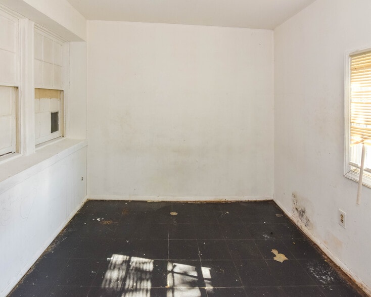 More Photos Of 2823 4th St NE, Washington Multifamily For Sale