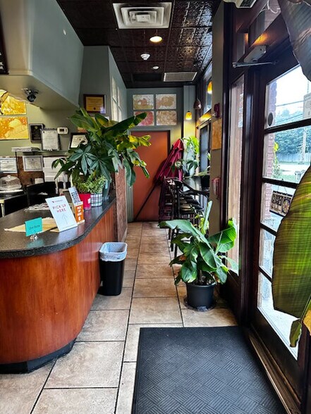 More Photos Of 478 Glen Cove Ave, Sea Cliff Restaurant For Sale