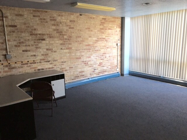 More Photos Of 3100 S Oak Park Ave, Berwyn Office For Sale