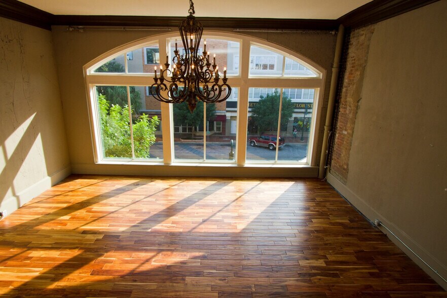 More Photos Of 1537 Main St, Columbia Storefront Retail Office For Lease