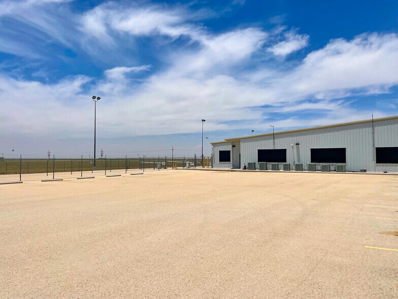 More Photos Of 2625 Co 180 rd, Garden City Manufacturing For Sale