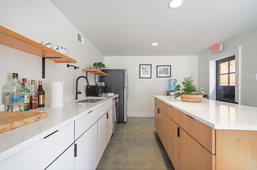 More Photos Of 4618 Dryades St, New Orleans General Retail For Lease