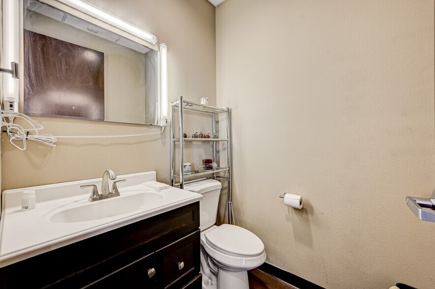 More Photos Of 3175 Saint Rose Pky, Henderson Medical For Lease
