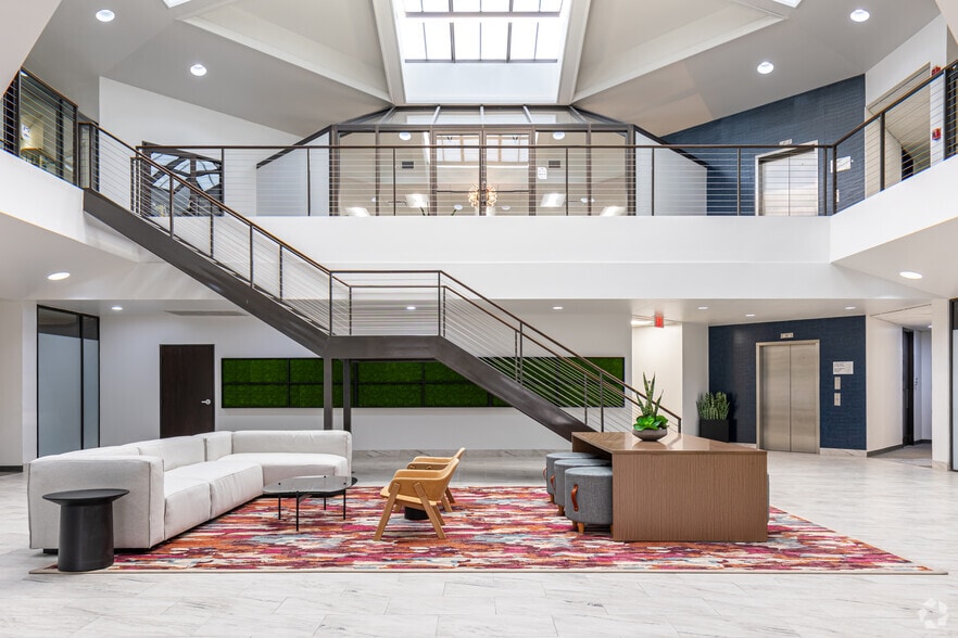 More Photos Of 17110 N Dallas Pky, Dallas Office For Lease