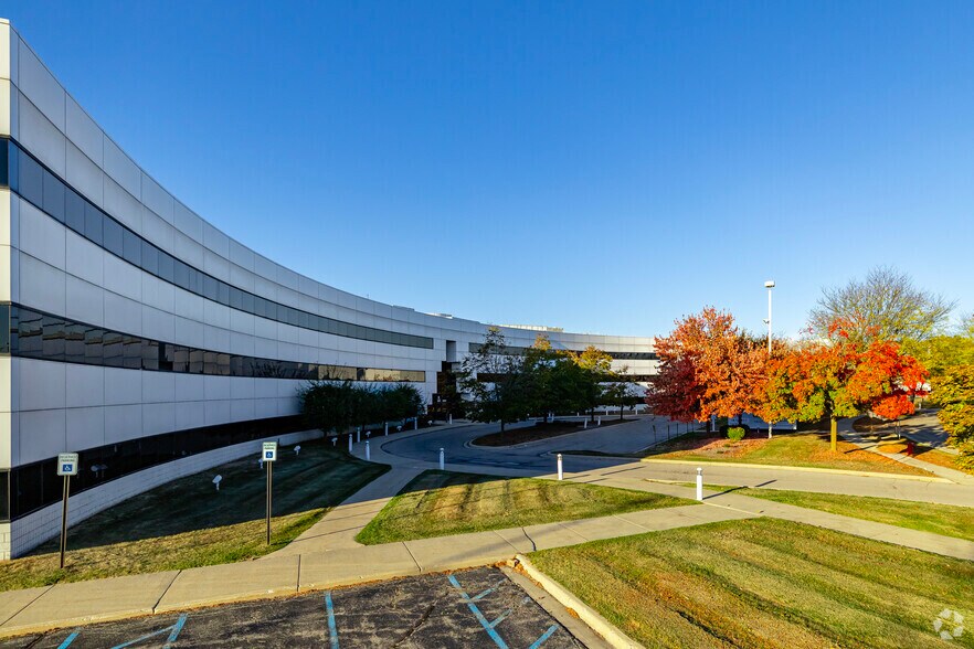 More Photos Of 100 Phoenix Dr, Ann Arbor Medical For Lease