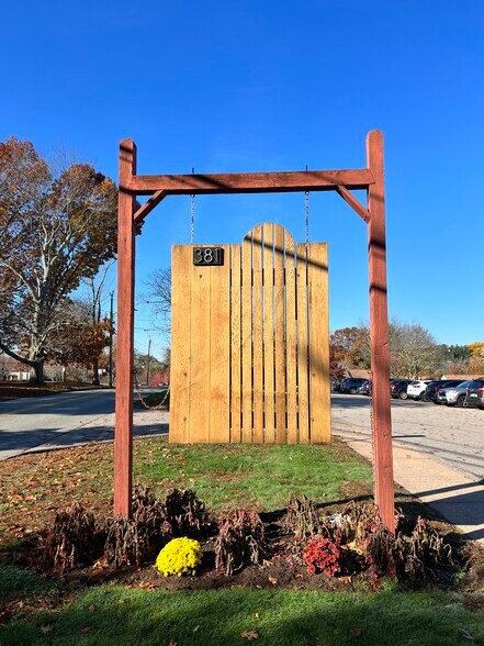 More Photos Of 381 Hubbard St, Glastonbury Loft Creative Space For Lease