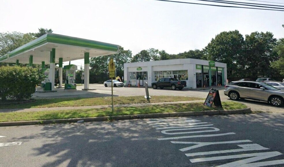 Primary Photo Of 536 Alps Rd, Wayne Service Station For Sale