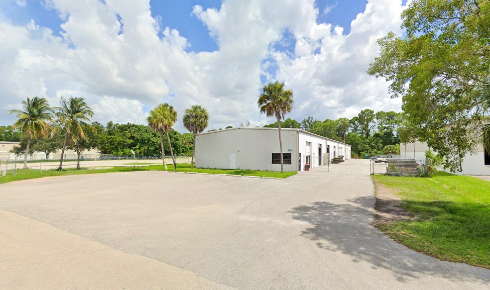Primary Photo Of 3410 Westview Dr, Naples Warehouse For Lease