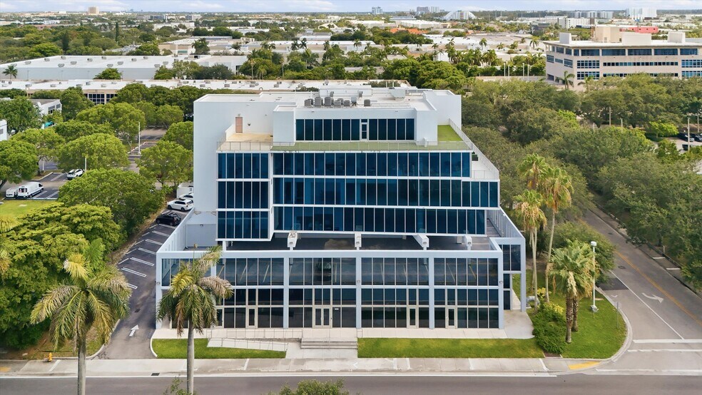 More Photos Of 10450 NW 33rd St, Doral Office For Sale